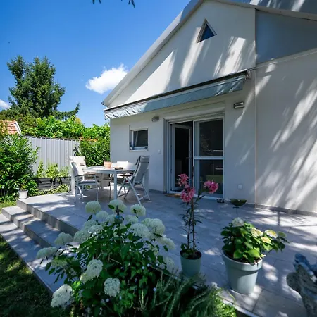 Holiday home Vilagos Kert Oliva House Steam